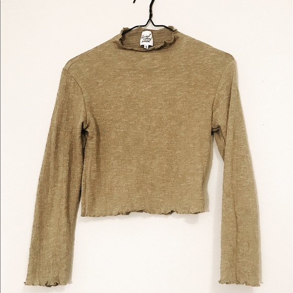 princess polly Tops - Princess Polly cropped long sleeve shirt